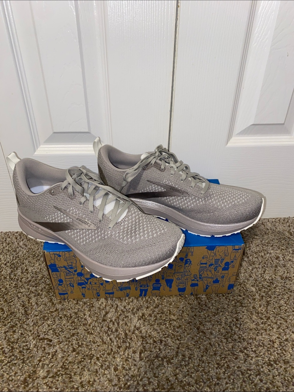Brooks Woman’s Revel 4 Energize Neutral Tennis Shoes 9.5
